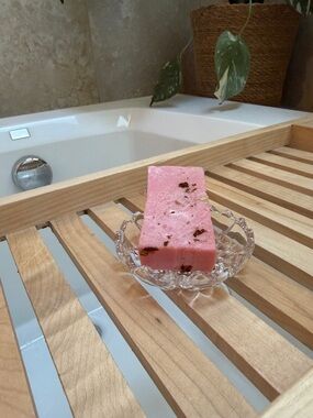 Lush - Ring of Roses Soap